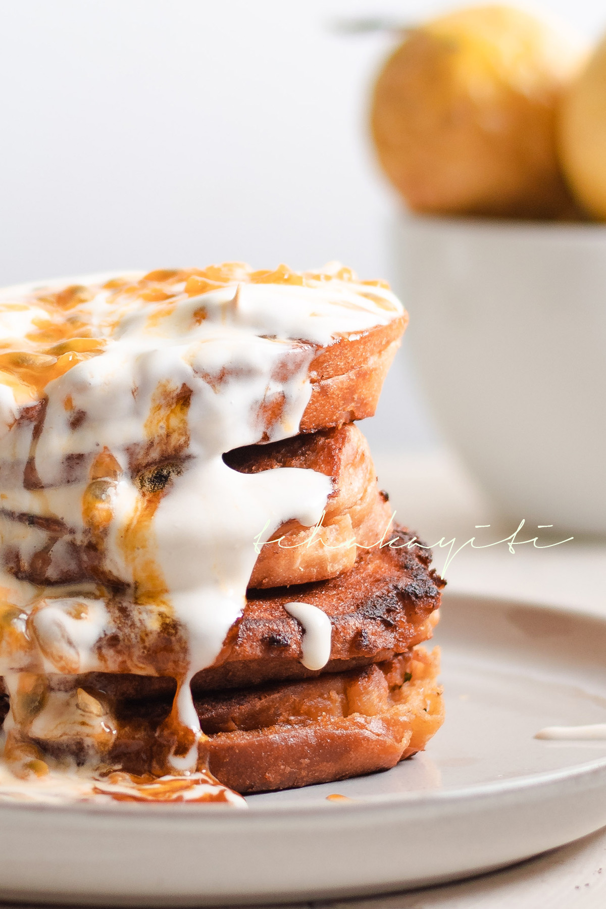 These passion fruit stuffed French toasts will forever change your breakfast routine. | tchakayiti.com