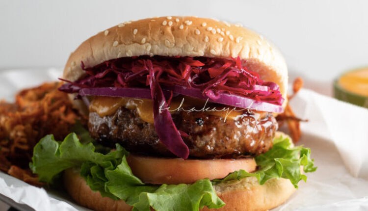 Pineapple glazed burger with a spicy mango ketchup make for a summer flavored burger with a Caribbean twist. | tchakayiti.com